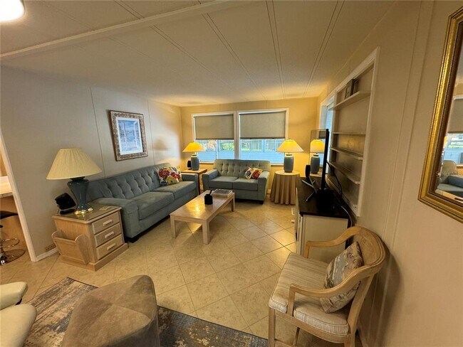 Building Photo - 1405 Lester Dr