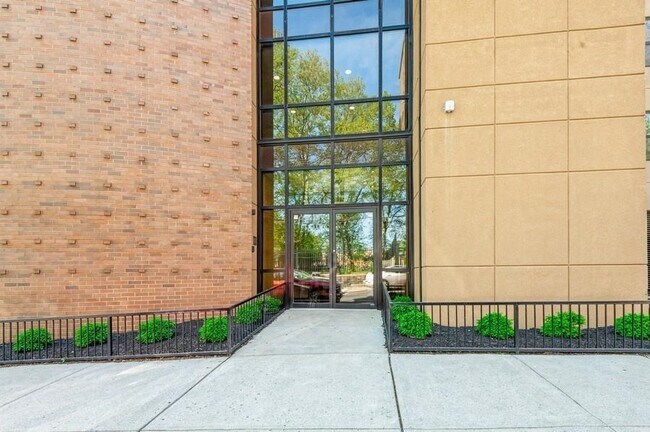 Foto del edificio - 5711 Jefferson St