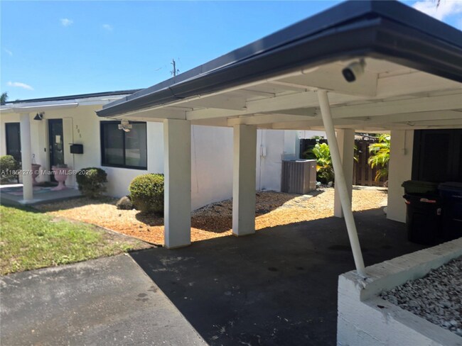 Foto del edificio - 305 NE 27th St