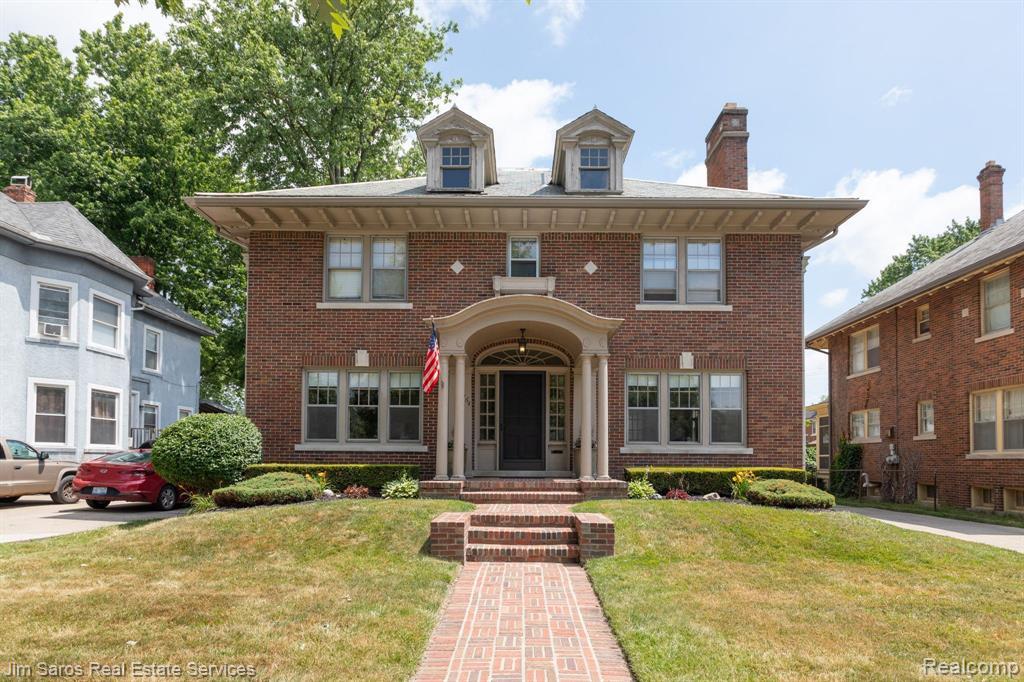 Front - 164 Market St