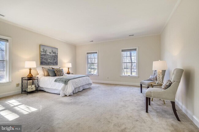 Foto del edificio - 12327 Michaelsford Rd