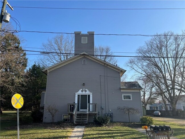 front of building - 5782 Chippewa Rd