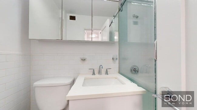 Foto del edificio - 165 E 35th St