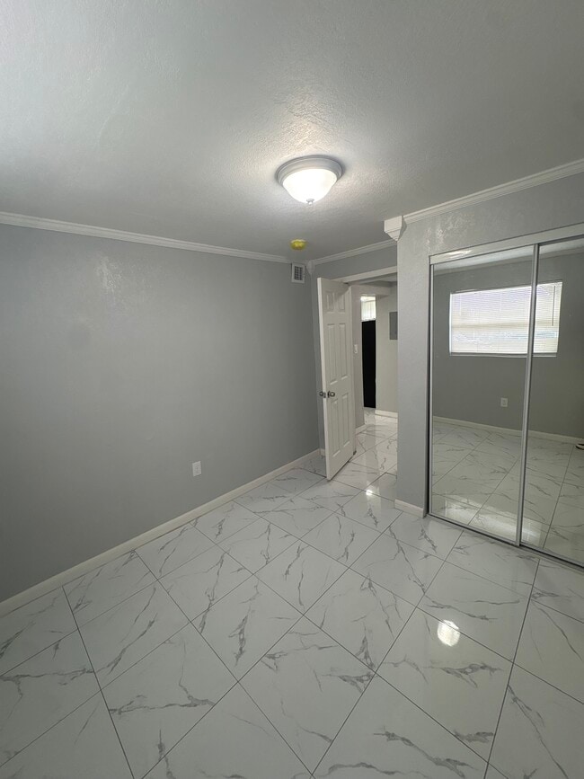 Building Photo - 545 SW 10th St