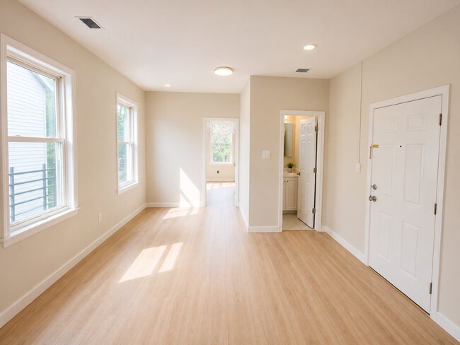 Building Photo - 847-849-849 S 19th St