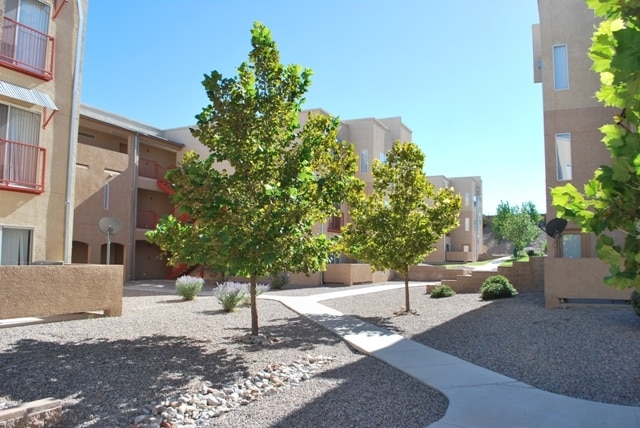 Foto del edificio - Enchanted Vista Apartments