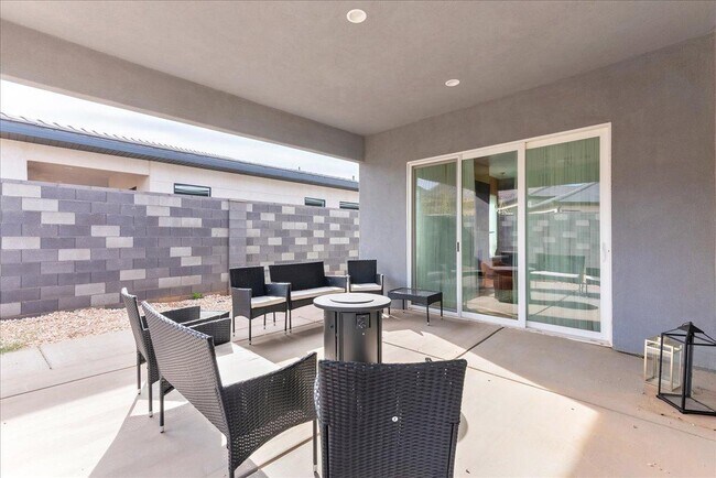 Foto del edificio - 3145 Canyonlands Rd