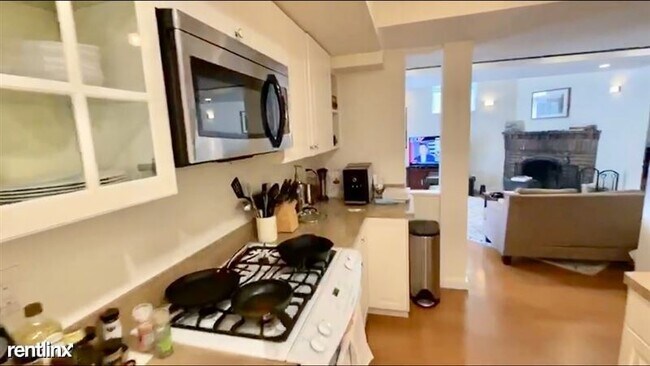 Foto del edificio - 2 br, 1 bath Apartment - 118 Mason Ter # 14B