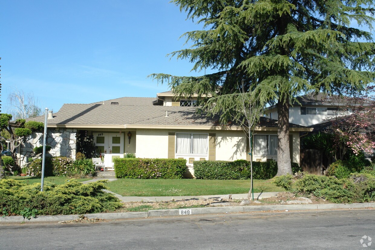 Primary Photo - 849 Opal Dr