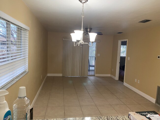 Foto del edificio - 8071 Country Rd