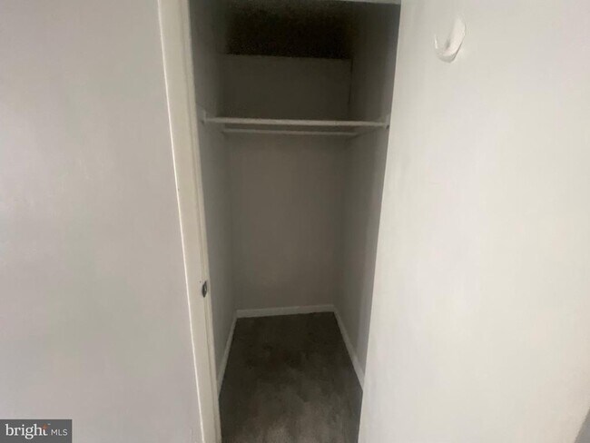 Building Photo - 109 N Thomas Ave