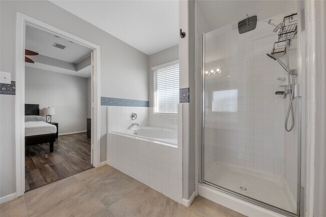 Foto del edificio - 6354 Wilshire Ridge