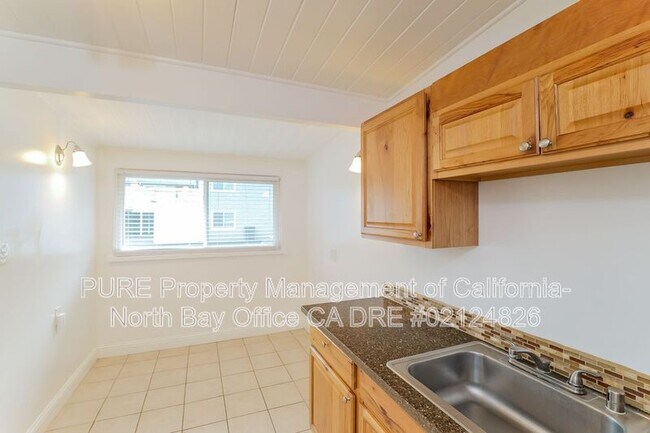 Foto del edificio - 166 Brush Creek Rd