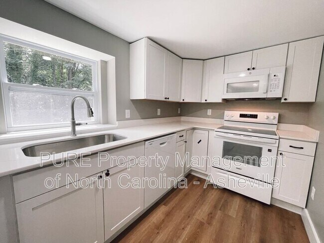 Building Photo - 268 Sand Hill Rd