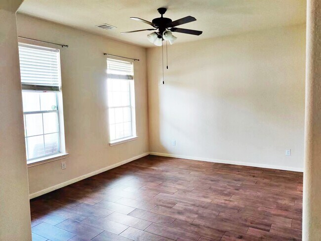 Foto del edificio - 3922 Camden Fields Ln