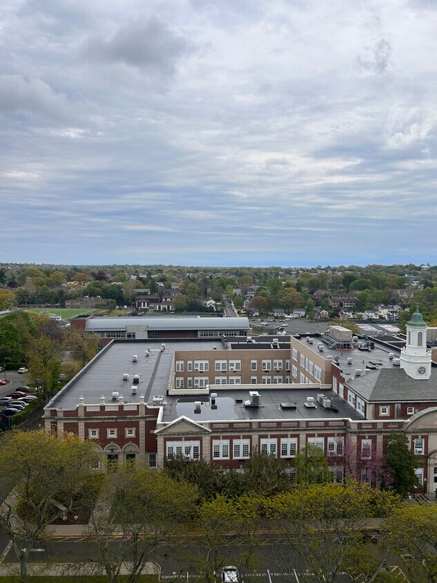 Foto del edificio - 60 Strawberry Hill Ave
