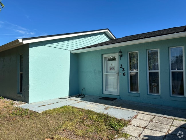 Building Photo - 226 E Cedarwood Cir