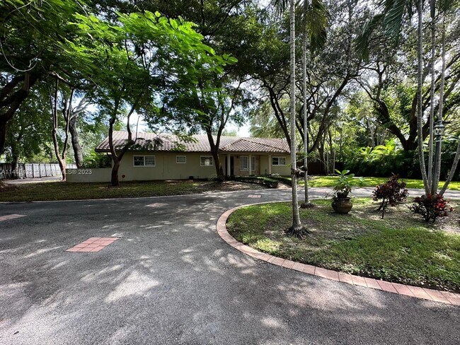 Building Photo - 8755 SW 96th St