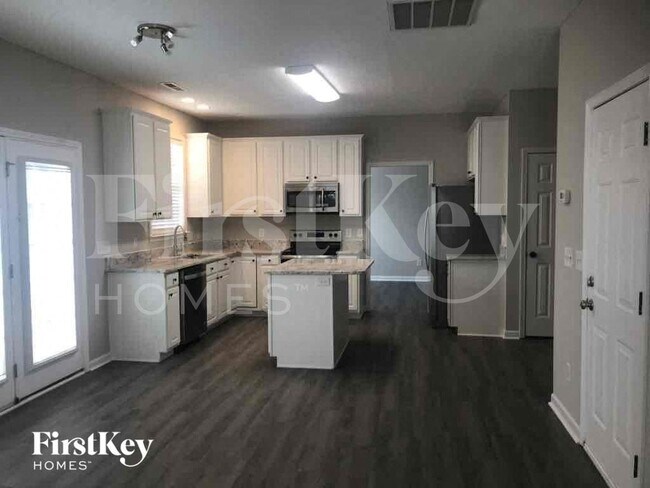 Building Photo - 2900 Hickman Ln