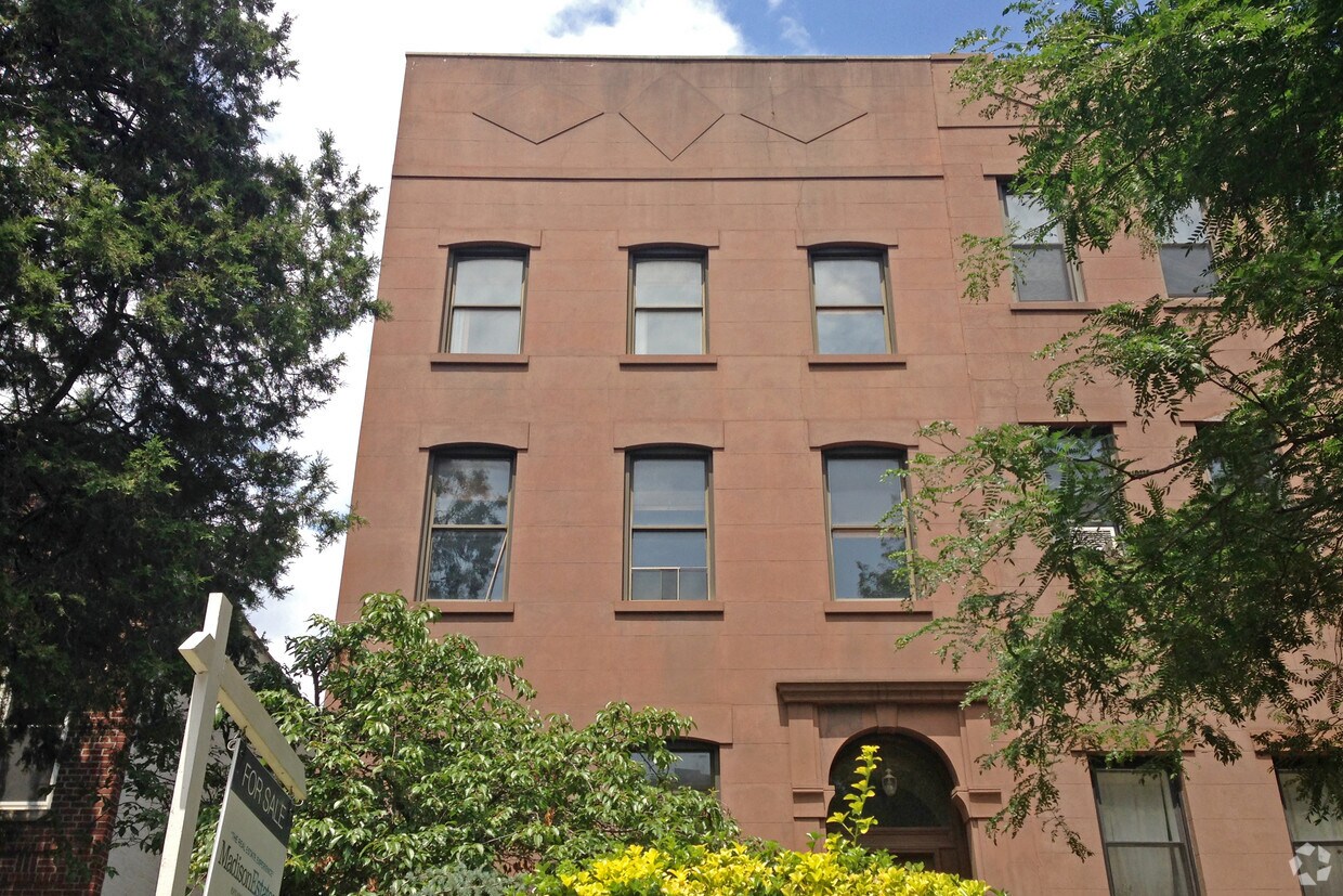 Foto del edificio - 21 1st Pl