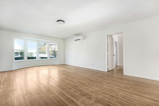 Building Photo - Newly updated 2-Bedroom 1-Bath Residence in the Heart of Los Feliz