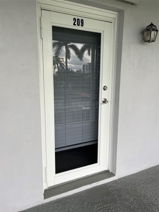 Foto del edificio - 630 Layne Blvd