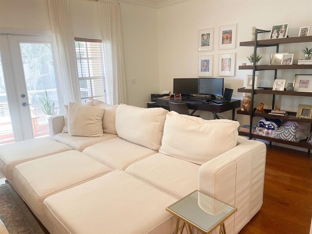 Foto principal - 420 Barcelona Dr