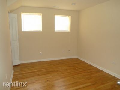Building Photo - 1262 W Leland Ave