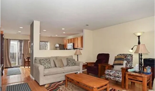 Foto del edificio - 4 Bedroom, 2 Bath Home in Fort Collins Ava...