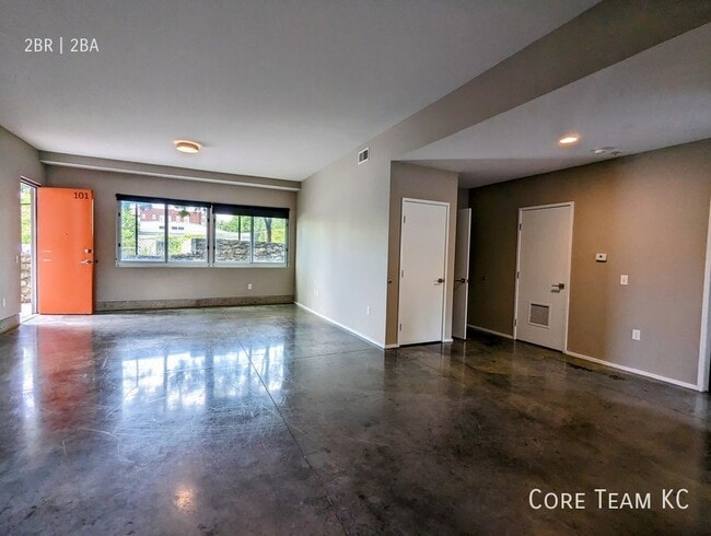 Building Photo - LARGE two bedroom