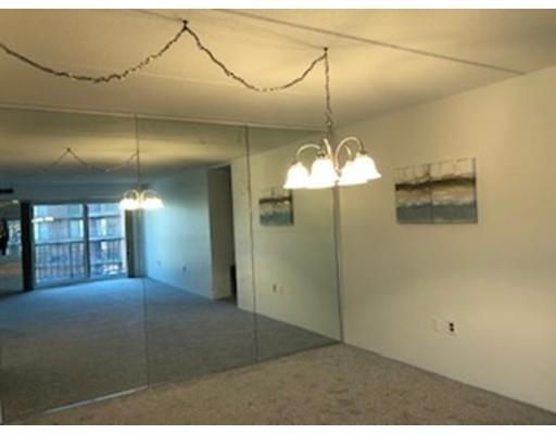 Building Photo - 144 Marble St