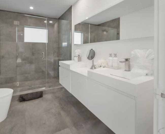 Foto del edificio - 7610 Bayside Ln