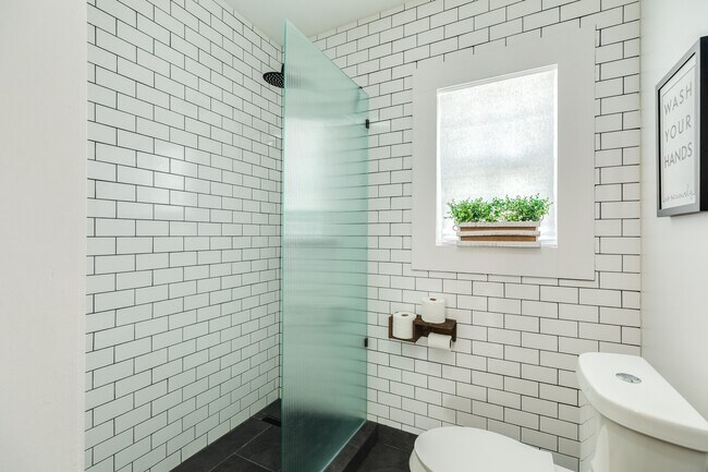 Building Photo - 4417 Avenue R