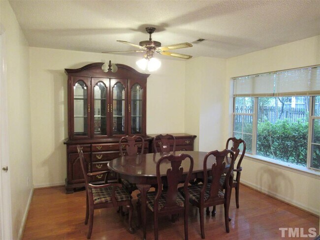Building Photo - 103 Ascot Pl