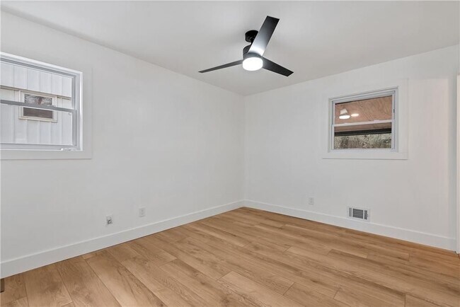 Building Photo - 3852 Pin Oak Cir