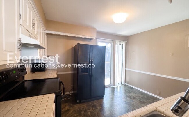Foto del edificio - 452 W 104th St