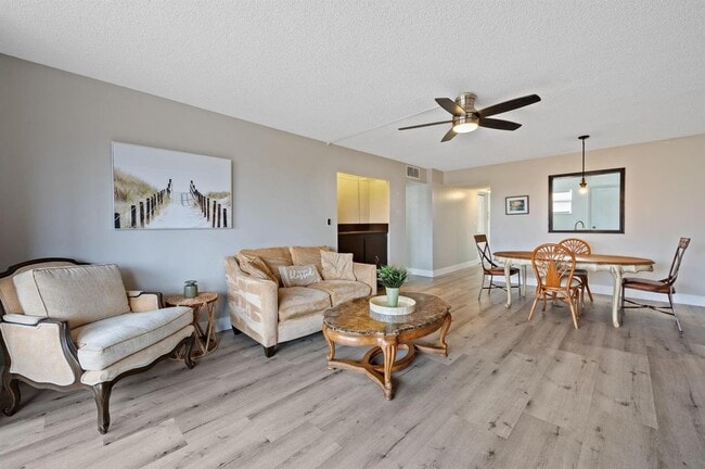 Foto del edificio - 403 NW 68th Ave