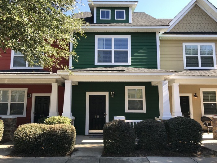 Foto principal - 848 Forest Park Road