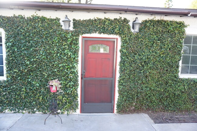 Building Photo - 14820 Devonshire St