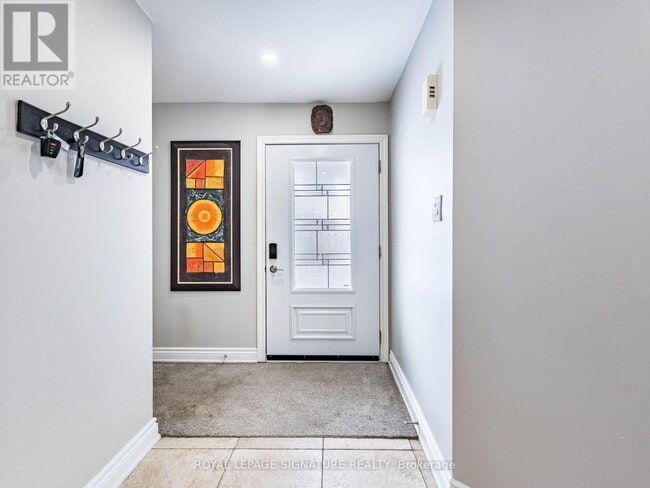 Building Photo - 303 Howard Crescent