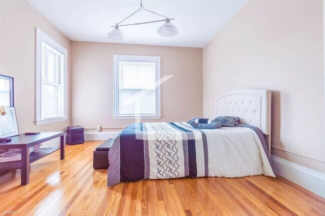 Foto del edificio - Renovated. Now with 'metal-object' in living room