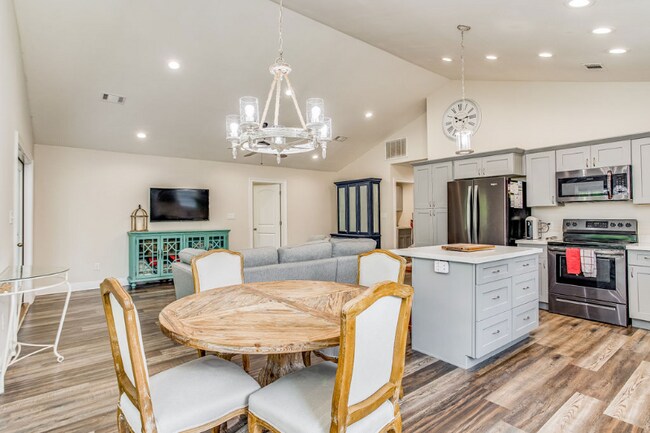 Building Photo - 1513 Ora Dr