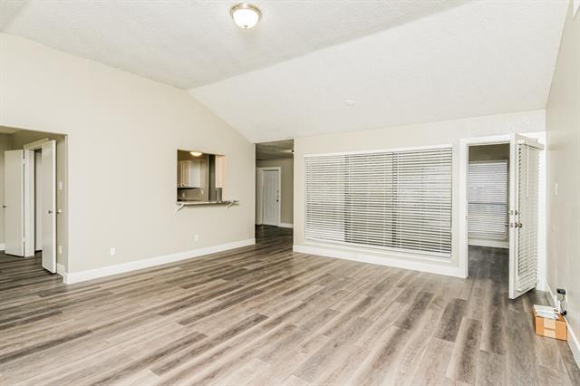 Building Photo - 801 Sandhurst Dr