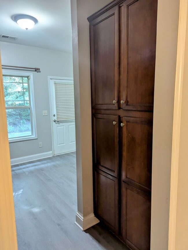 Building Photo - *Rent Special* 3 bedroom 2 bath home on the northside of town!