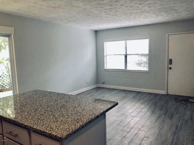 Foto del edificio - 377 Ahern St