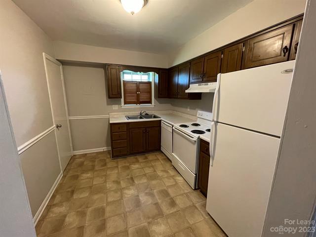 Foto del edificio - 5805 Hunting Ridge Ln