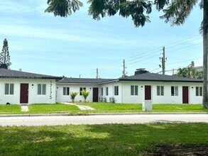 Building Photo - 17175 NE 19th Ave