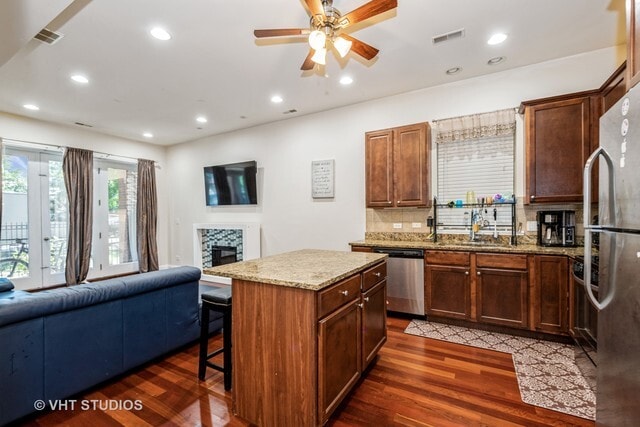 Foto del edificio - 3440 N Narragansett Ave