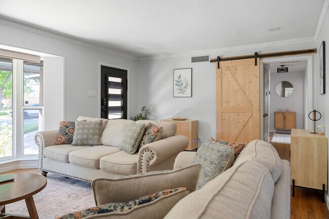 Foto del edificio - 3439 Holliday Rd