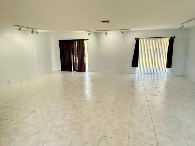 Foto del edificio - Charming 2 Bedroom, 2 Bathroom Single-Family Home in the Orlando Area!